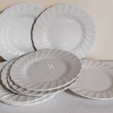 Neuf assiettes à mignardises en porcelaine fine Anglaises