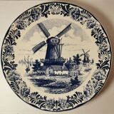 Plat en faïence delft à décor d'un moulin fin xixe début xxe diamètre 39 cm