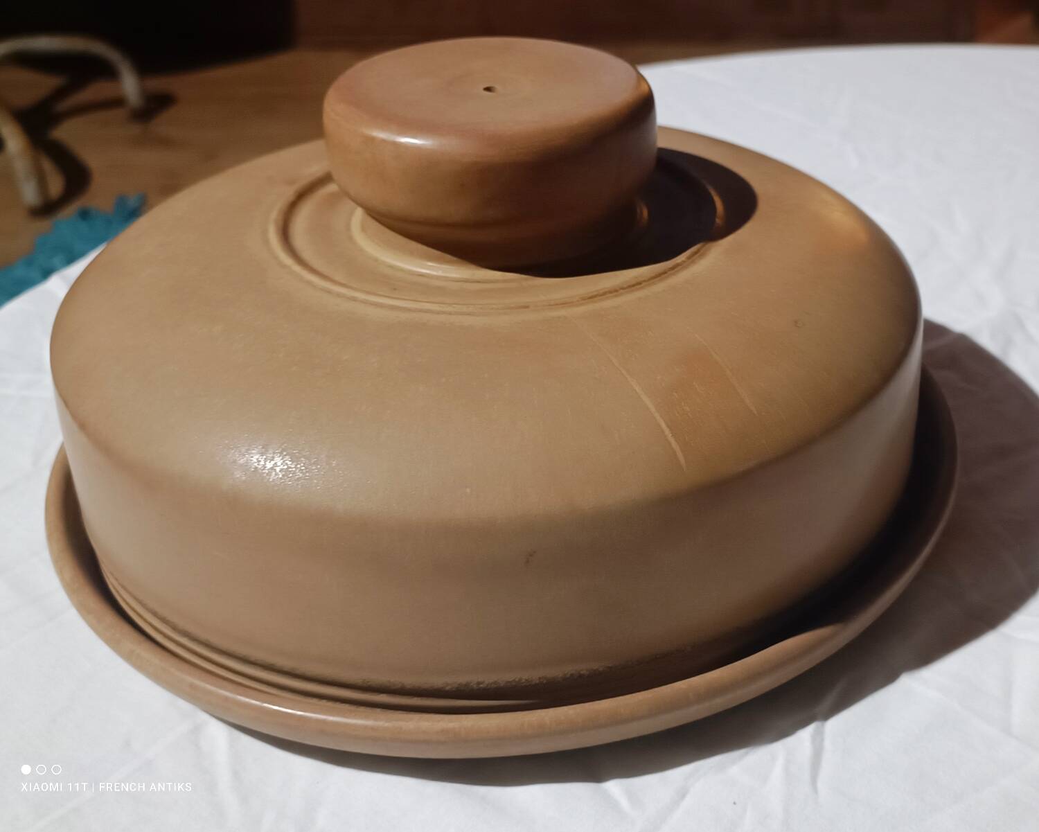 Cheese or cake dome, in iridescent speckled stoneware.