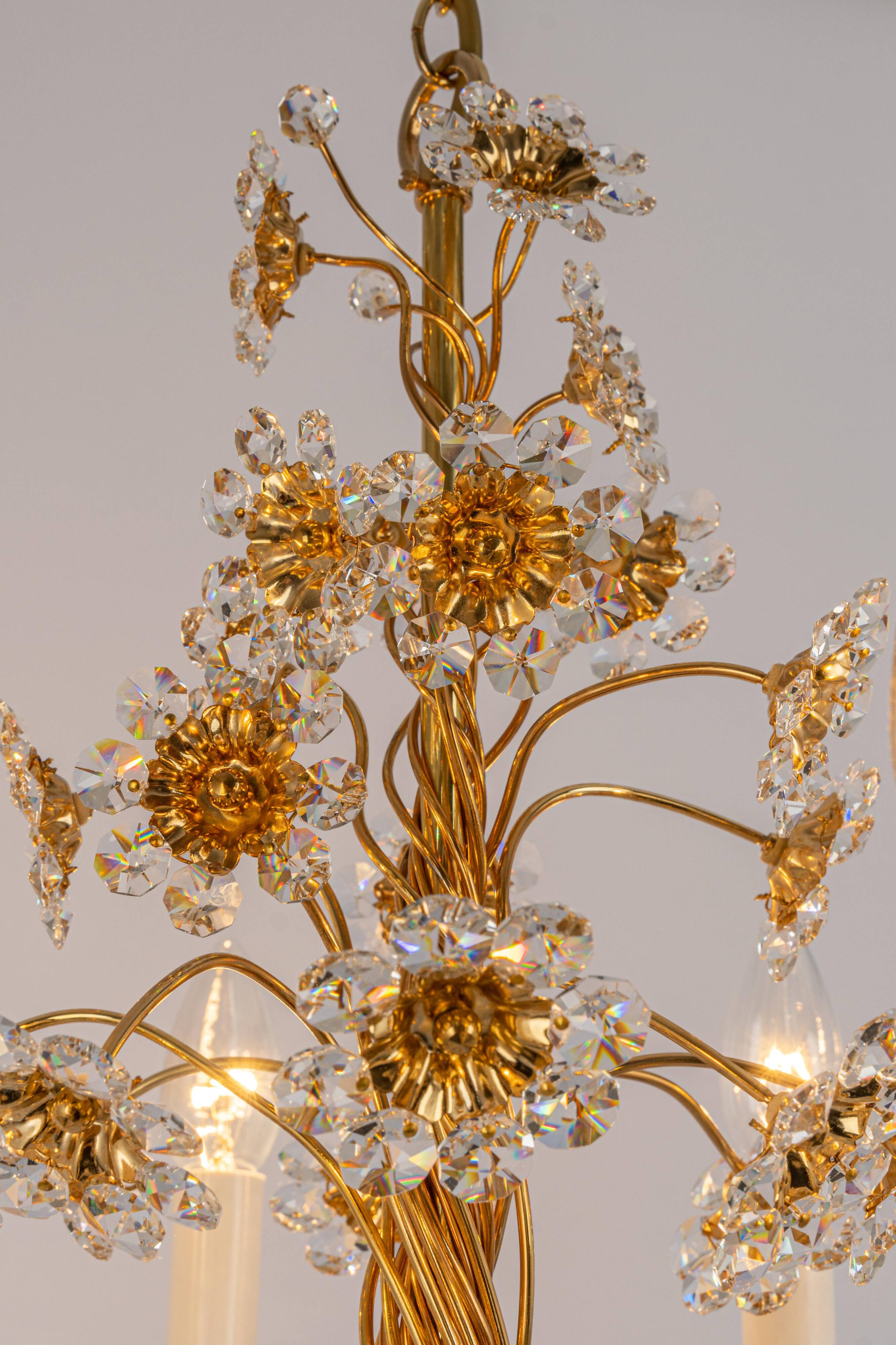 Large flower-shaped chandelier in gilded brass by Palwa, Germany, 1970s.