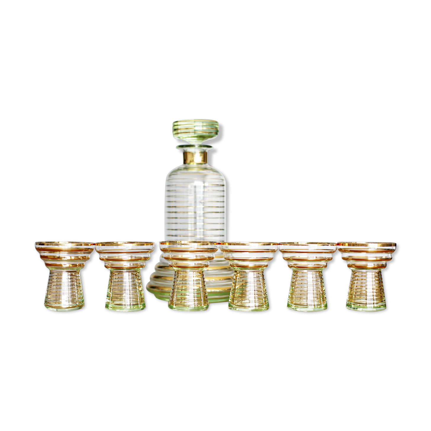 Carafe and its 6 gatsby style glasses