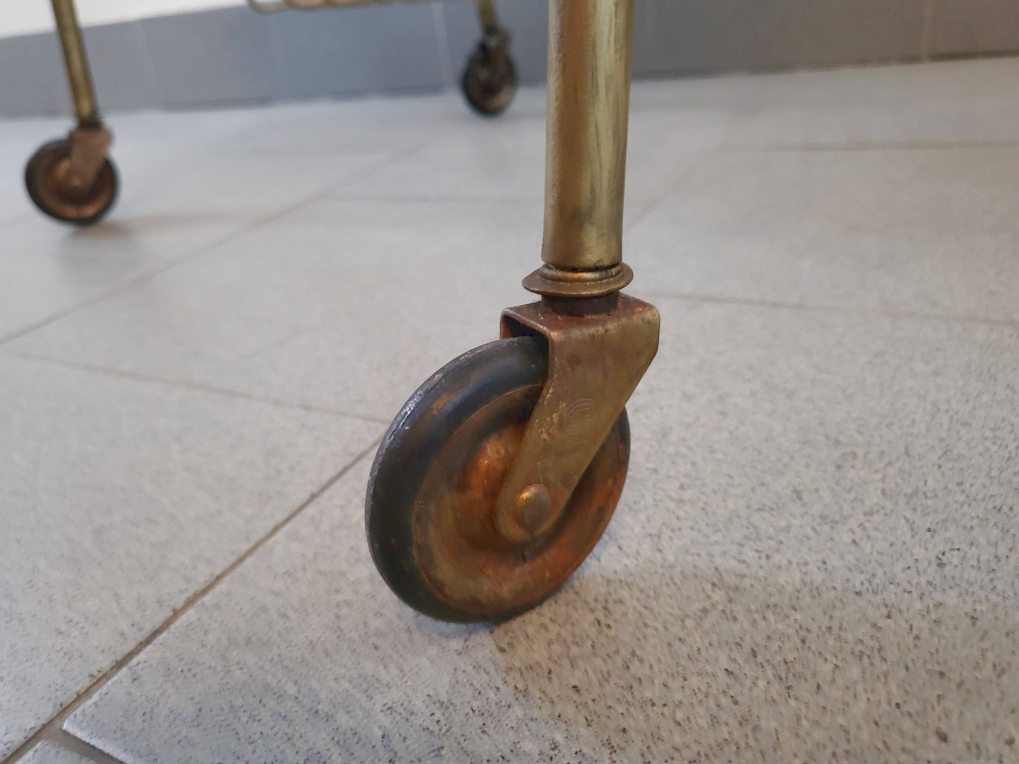 Table d'appoint porte-revues vintage 1950