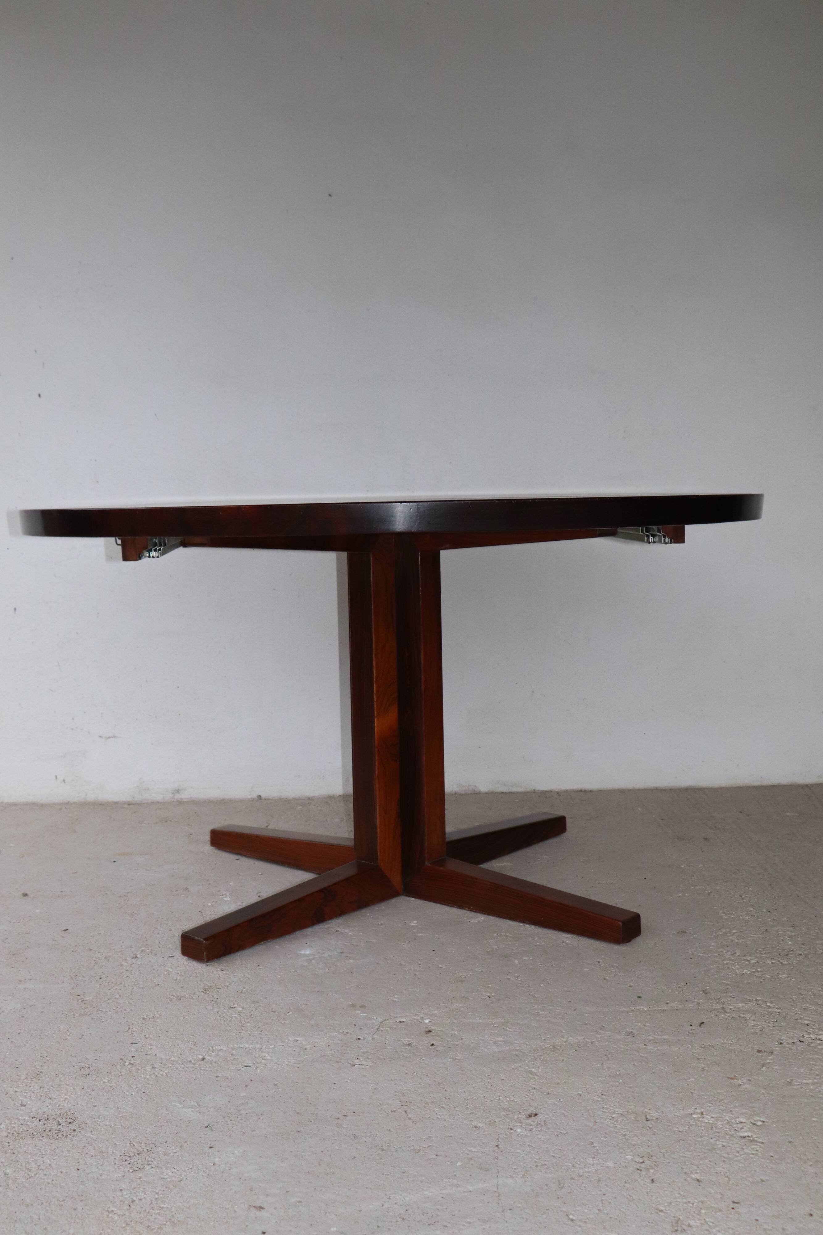 Scandinavian table CJ Rosengaarden