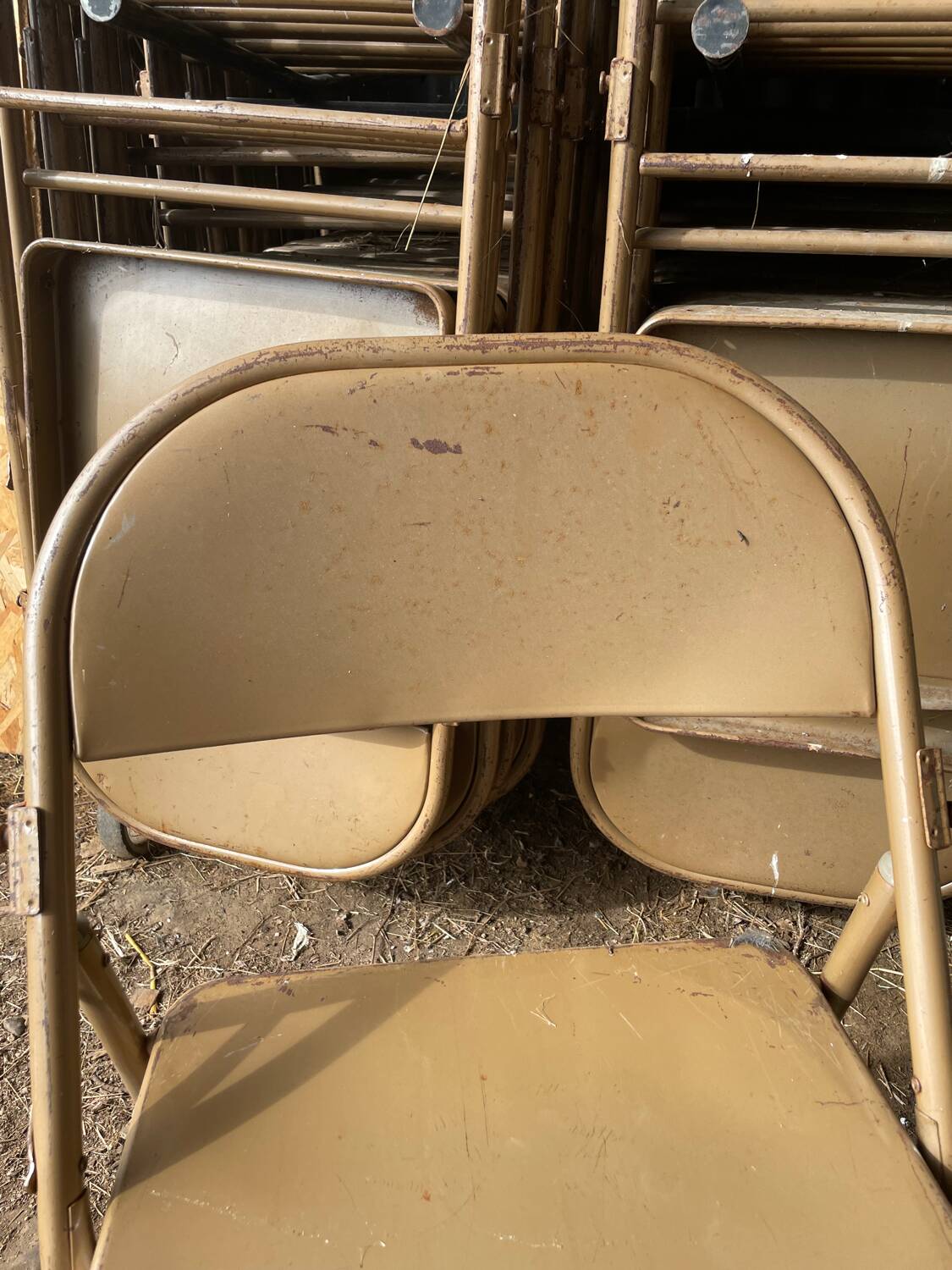 Chaises pliantes en métal