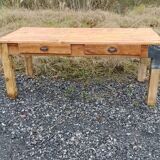 Farm table