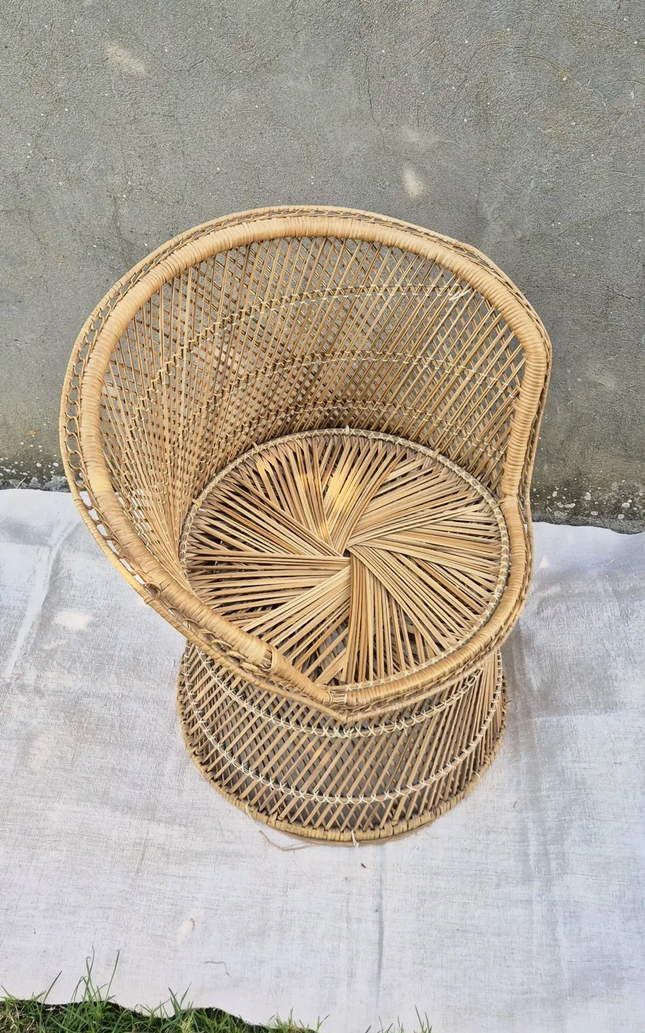Vintage woven rattan/basket barrel chair