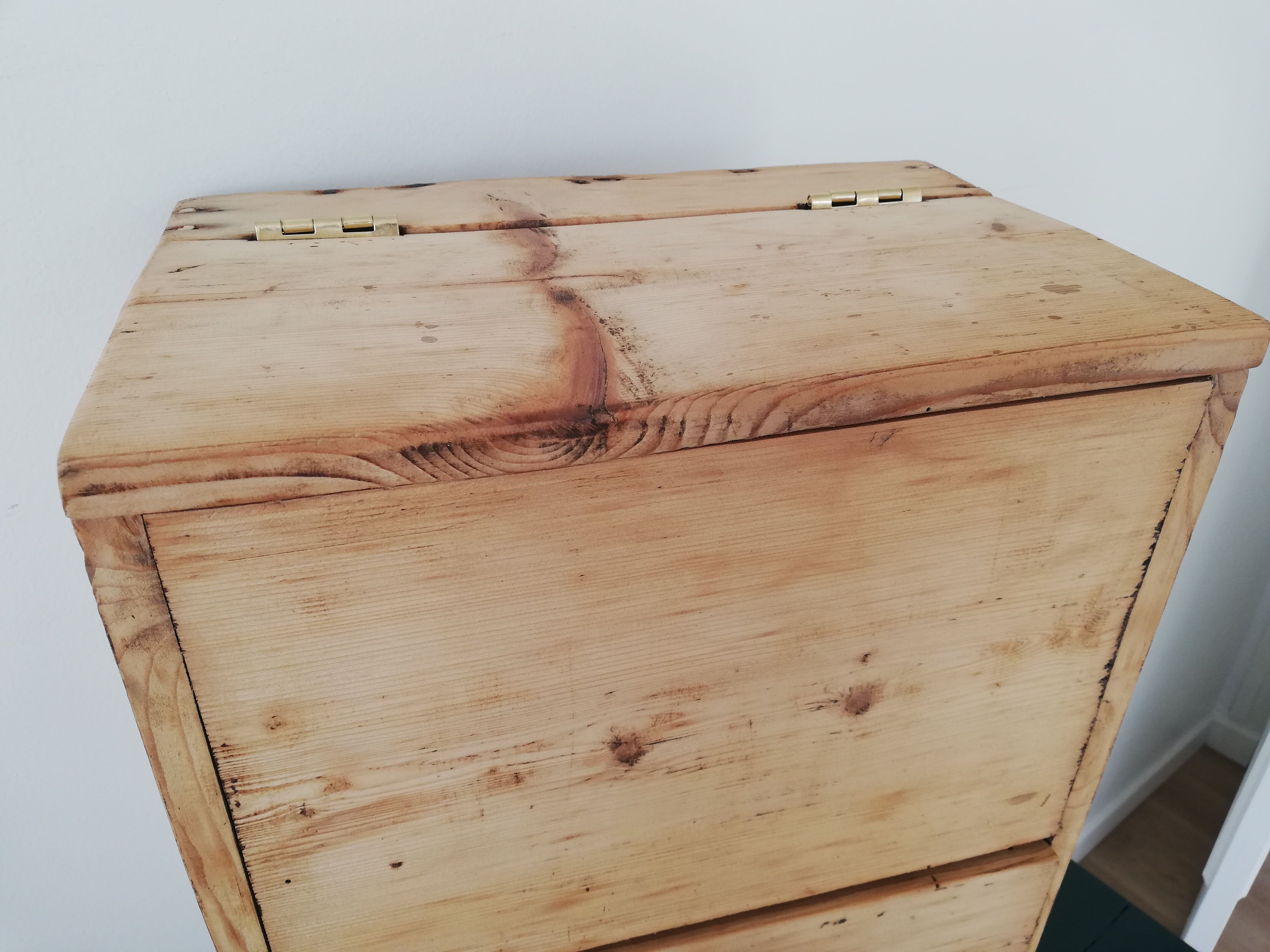 Shoe box from the 1930s