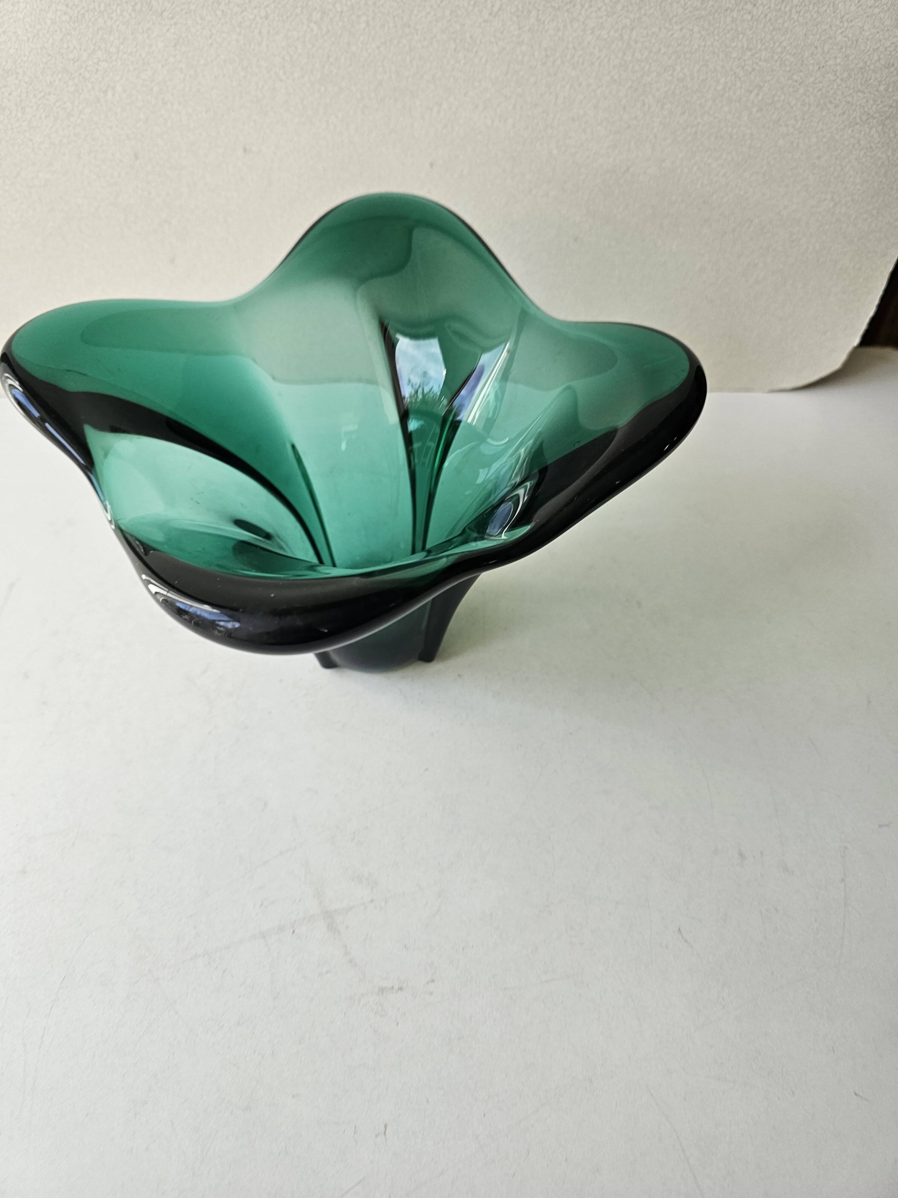Vase en verre couleur verte vintage