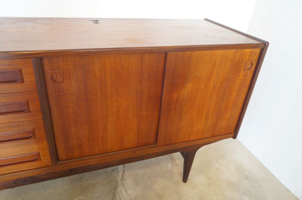 Johannes Andersen 1960 teak enfilade