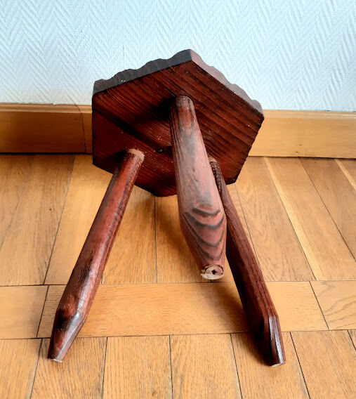Brutalist tripod stool feet pencils