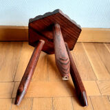 Tabouret tripode brutaliste pieds crayons