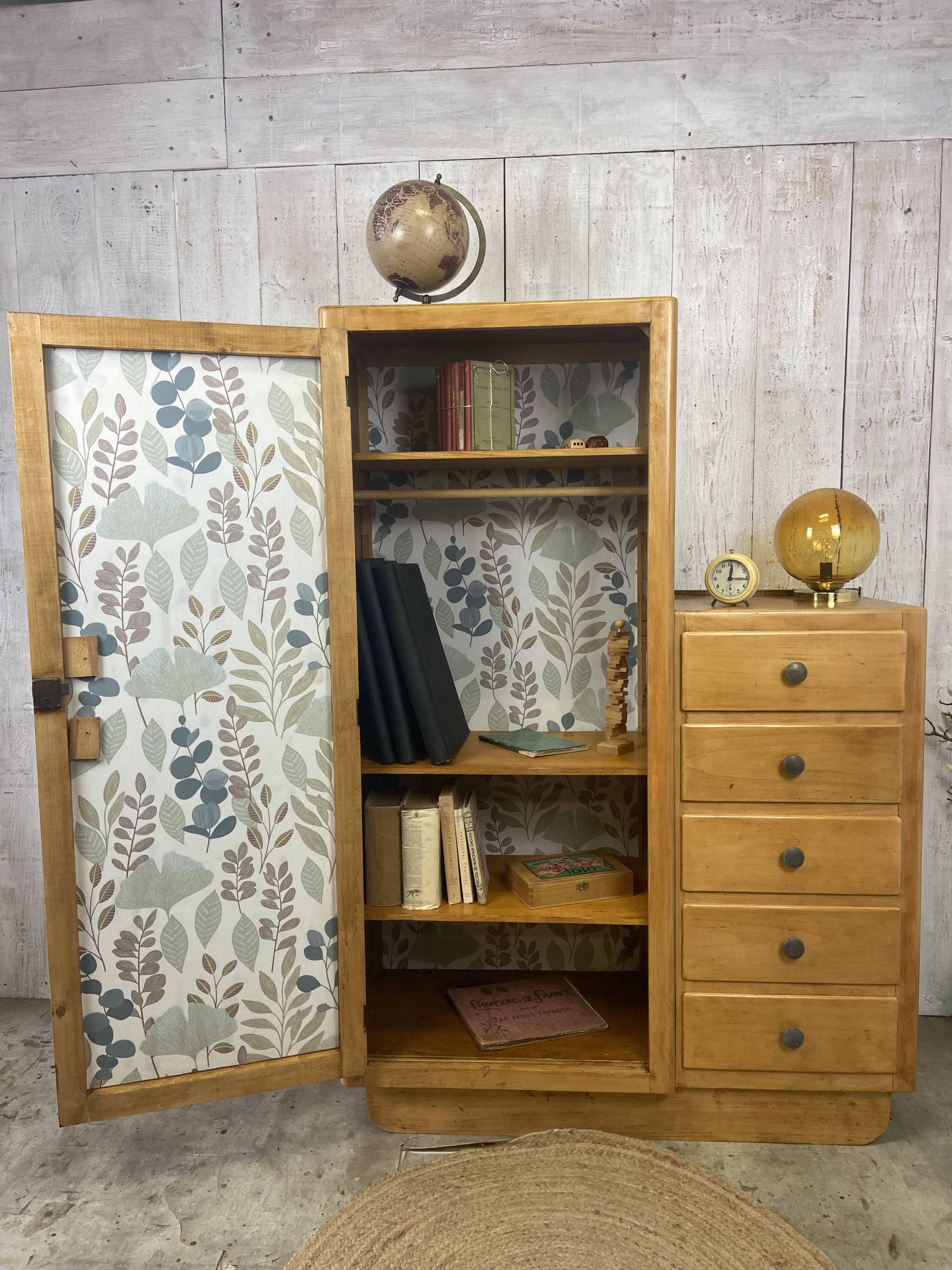Armoire asymétrique vintage