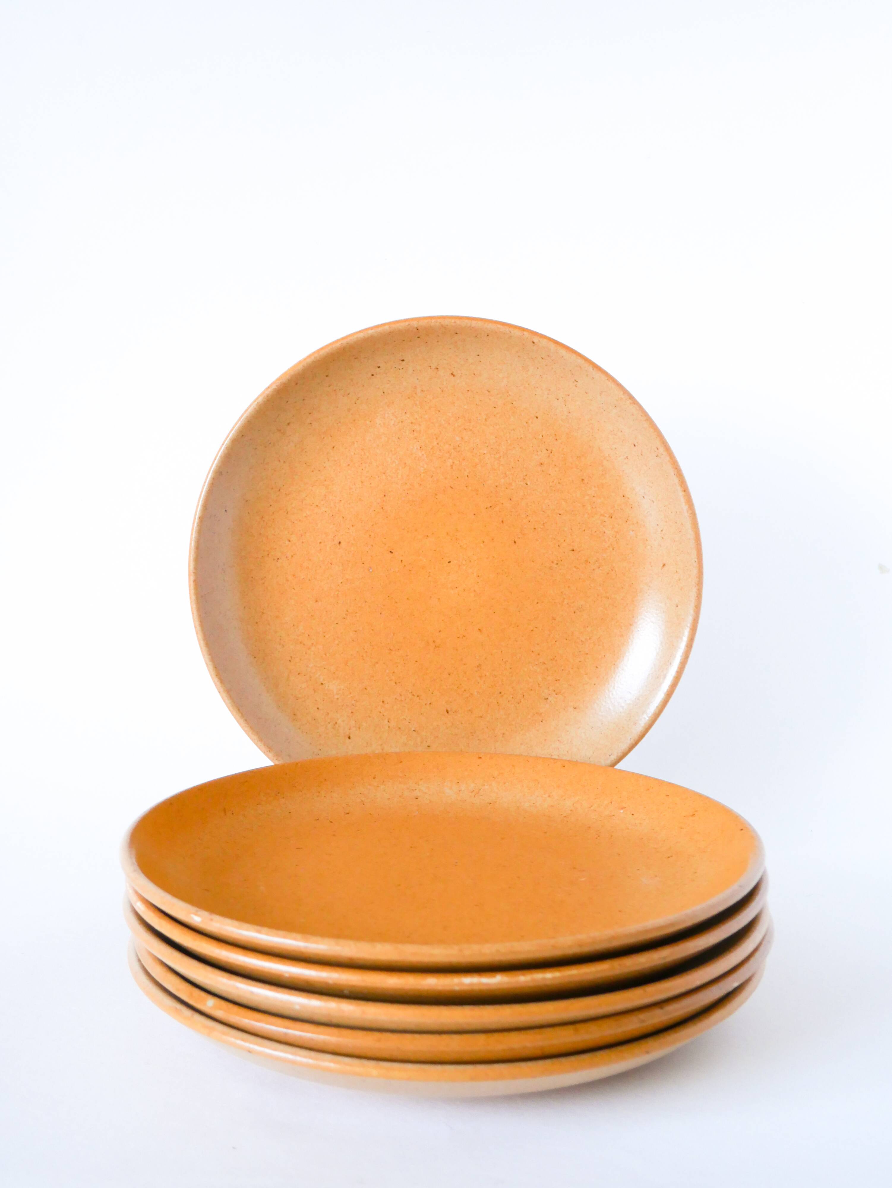 Set of 6 large stoneware plates, 1970 - 24.5 cm