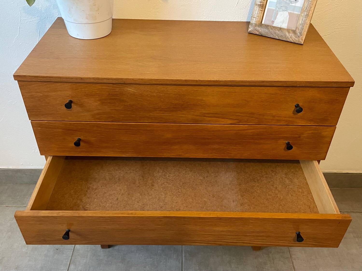 Vintage oak chest of drawers