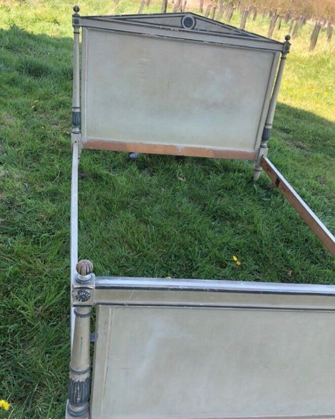 Antique bed