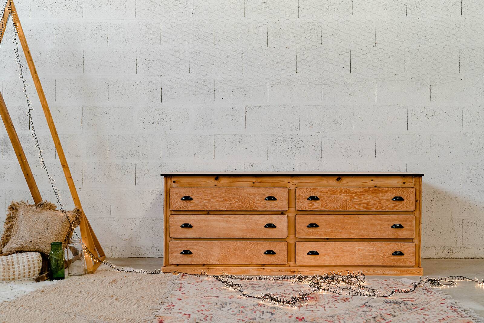 Wooden trade counter