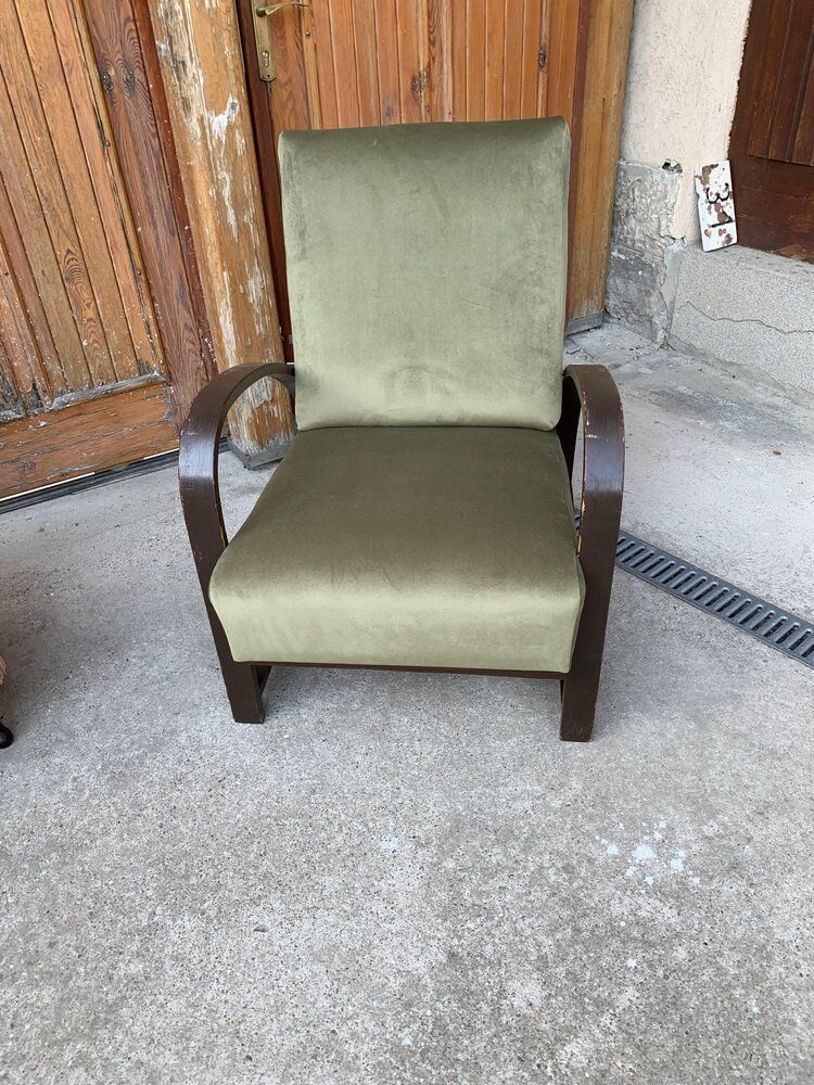 Pair of adjustable armchairs by Jindrich Halabala from the 1930s in wood and olive green velvet.