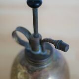 Brass oil can