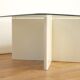 Table basse bois laqué et dalle de verre, France, 1980