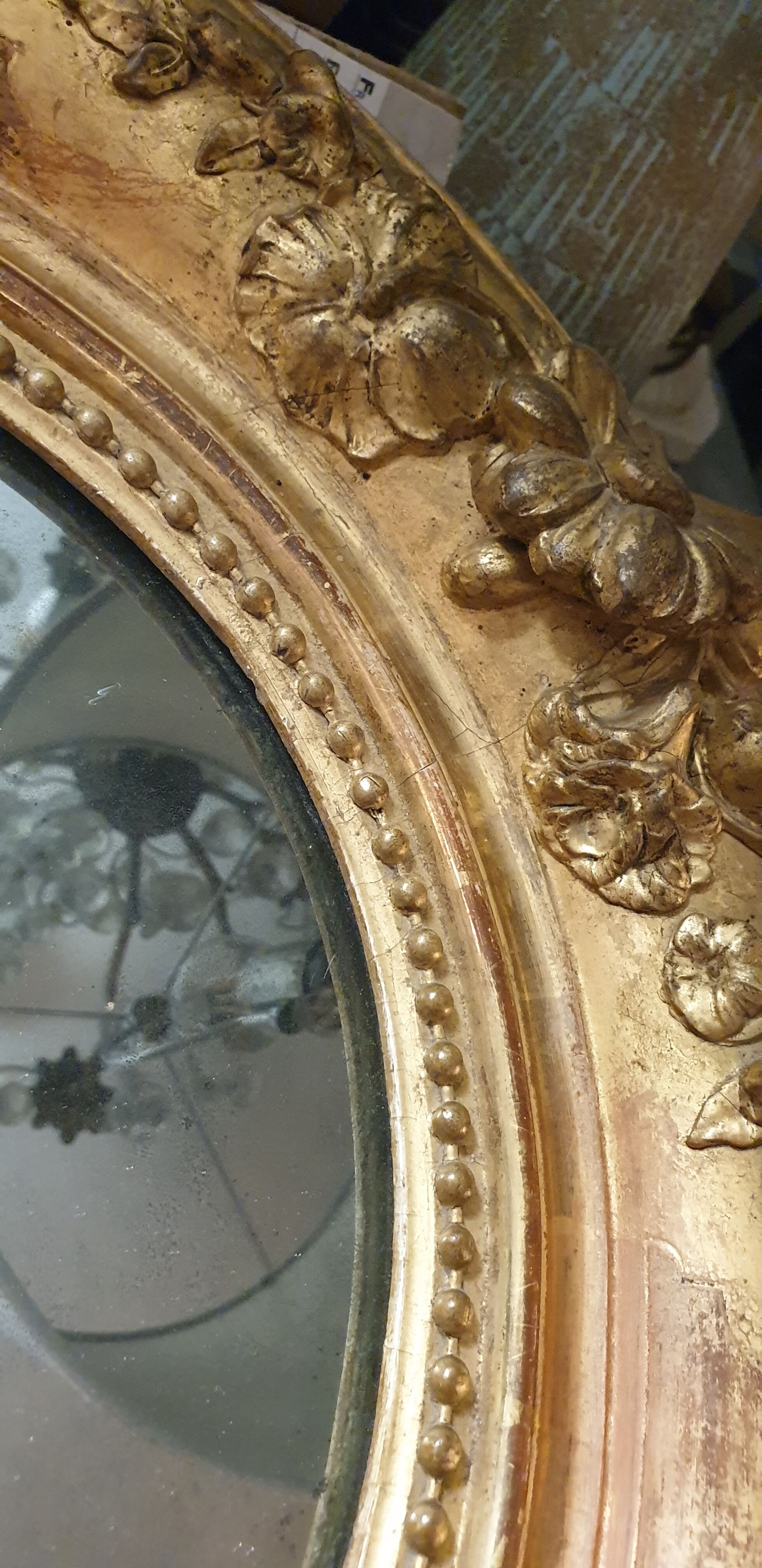 Oval mirror XIXth 43x56cm