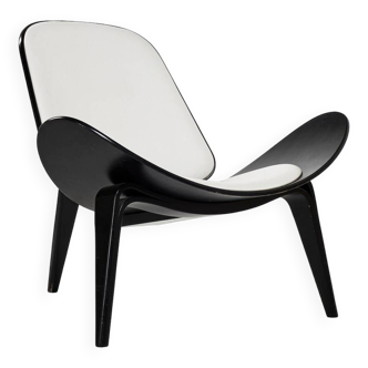 CH07 armchair by Hans Wegner certified Denmark