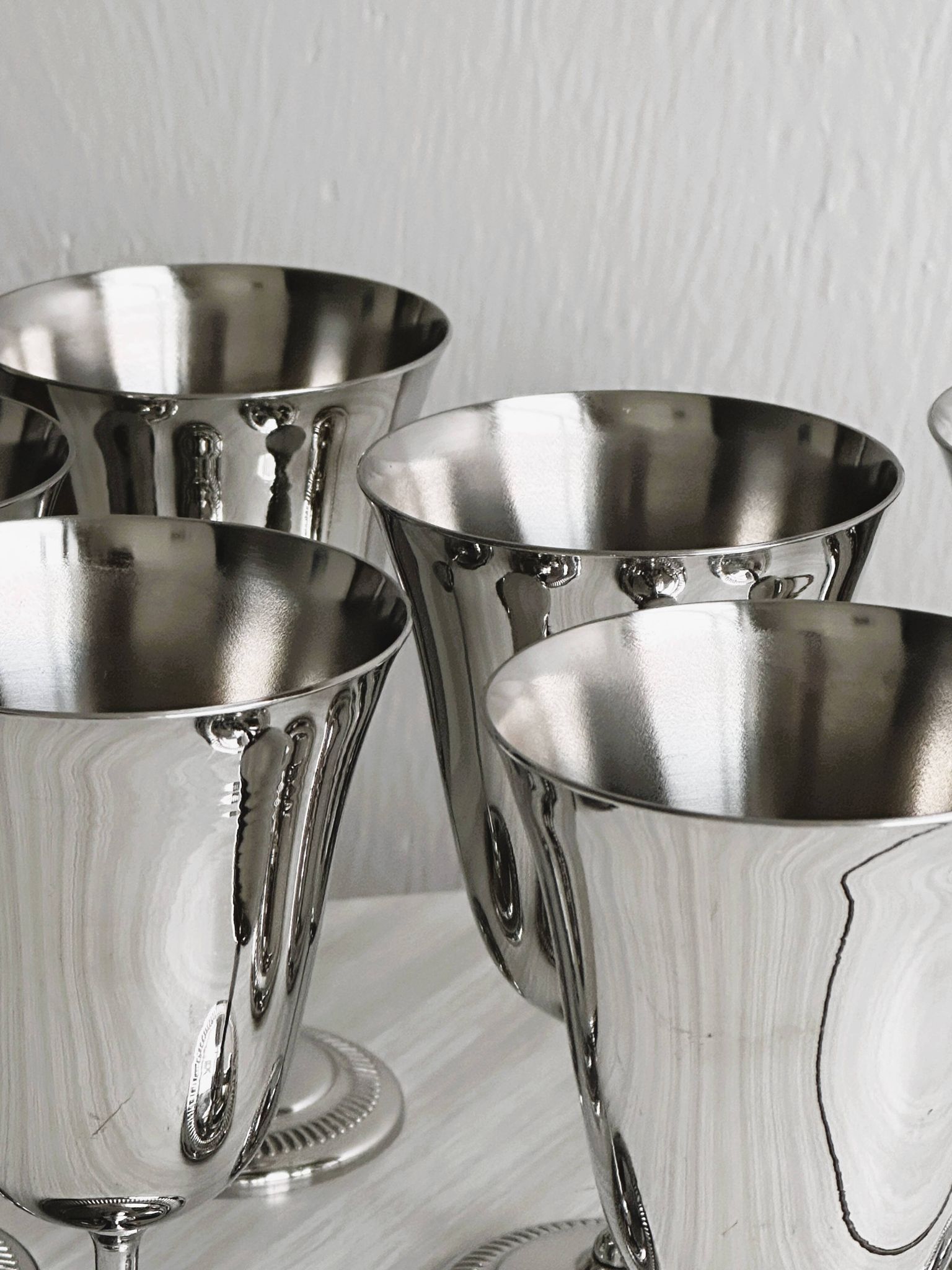 Lot de 8 coupes à pied