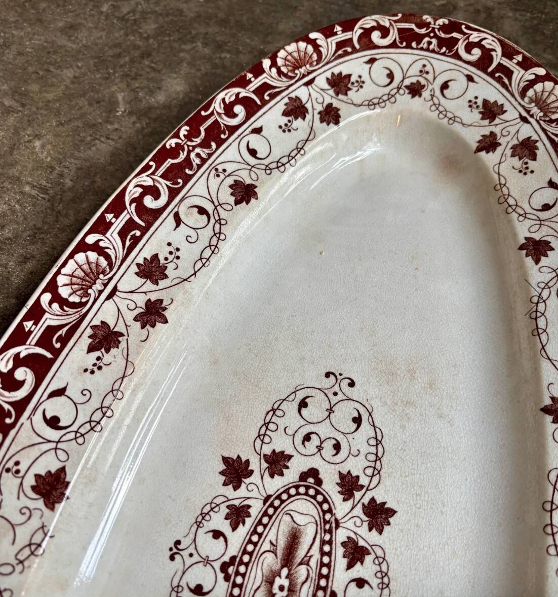 Oval dish and 6 flat plates Jules Vieillard - Bordeaux in iron earth