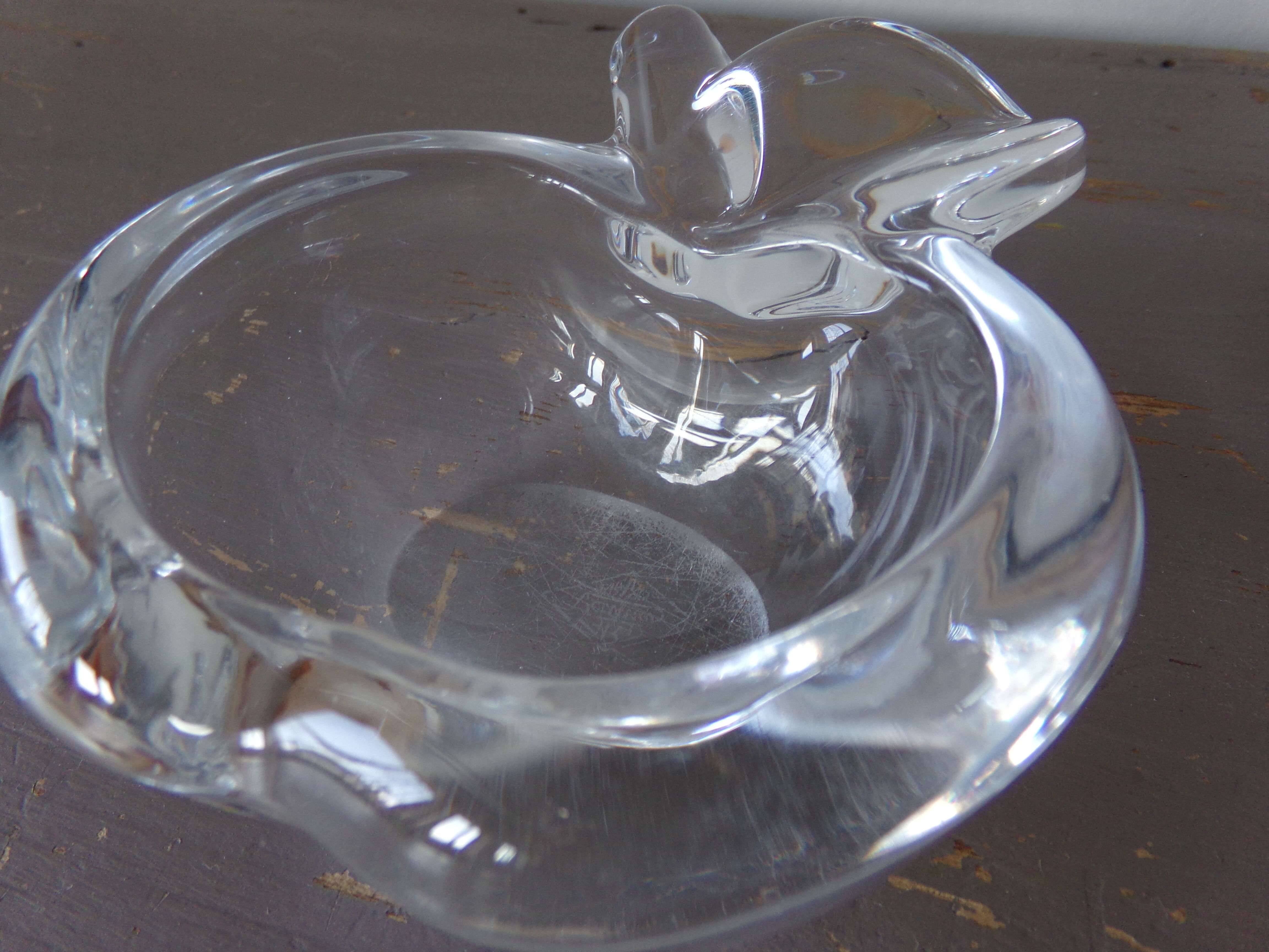 Apple-shaped crystal ashtray