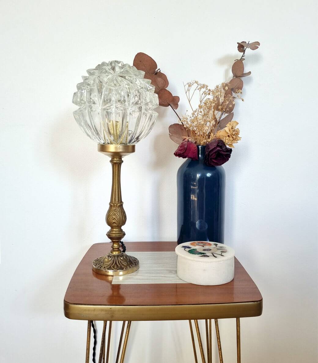 Globe lamp