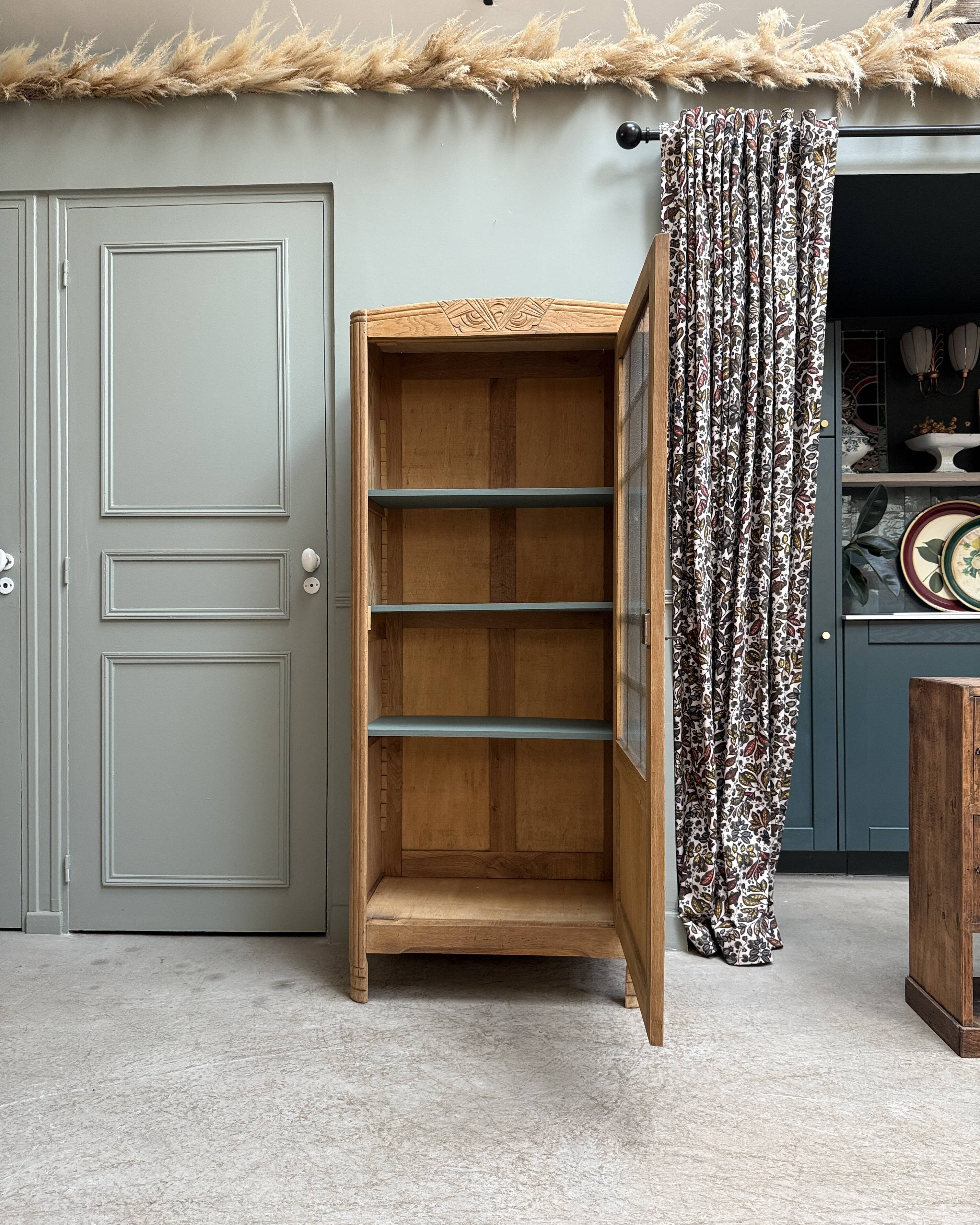 Parisian Art Deco showcase