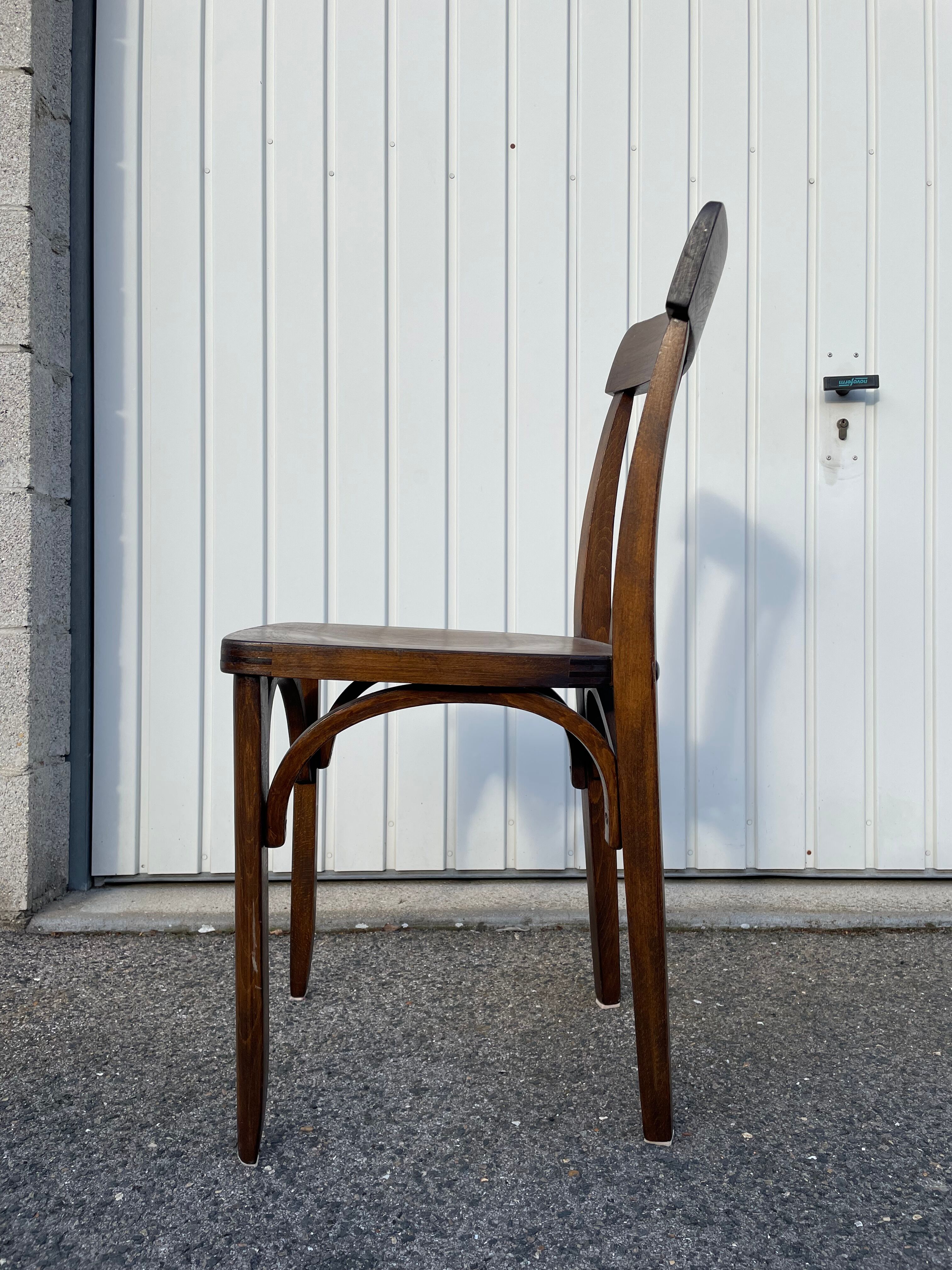 Curved wooden bistro chair Luterma 1950