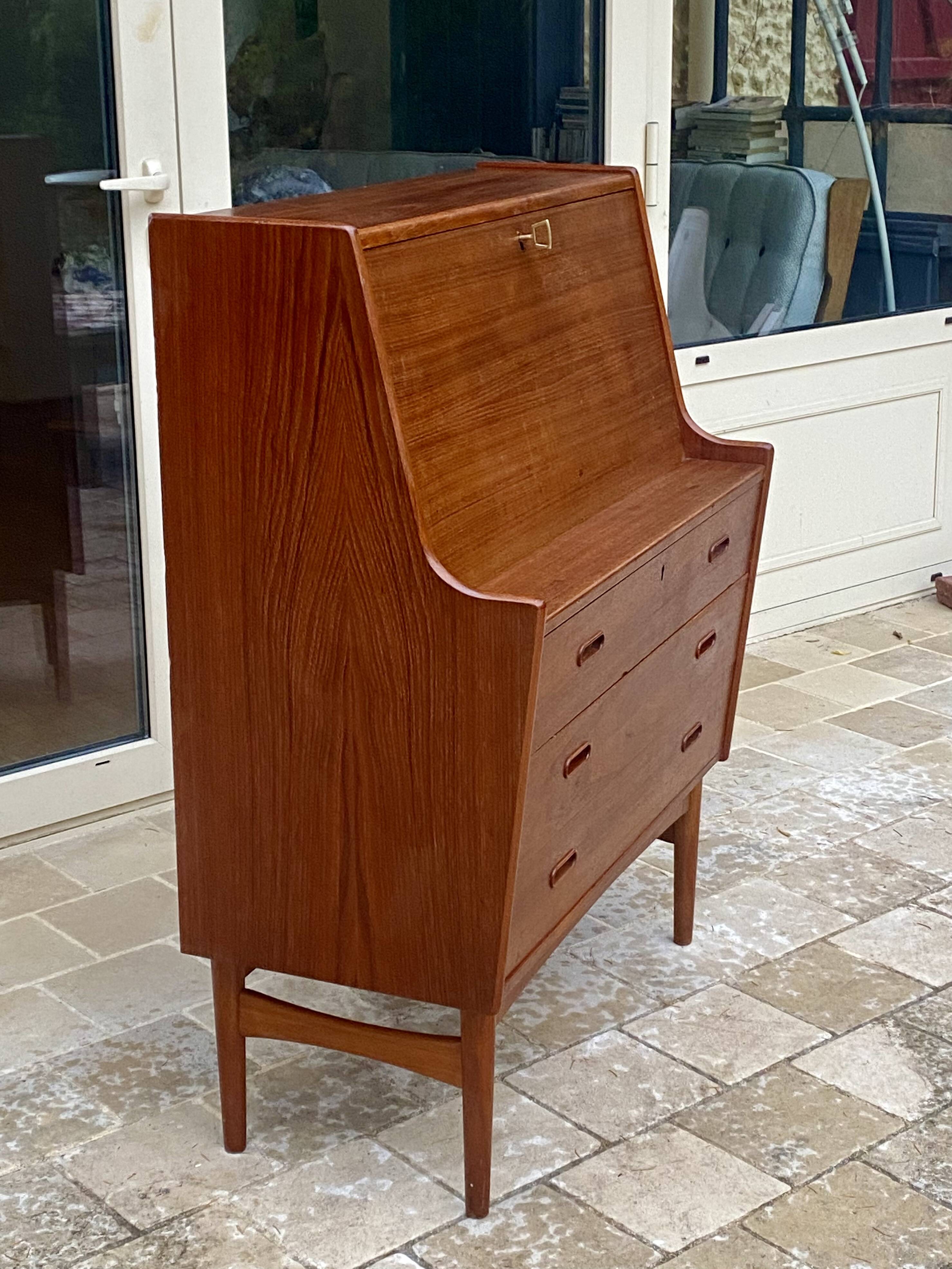 Danish secretary/desk model 37 by Arne Wahl Iversen for Vinde Møbe