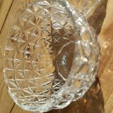 Cut crystal pineapple bonbonnière – Iconic decorative piece
