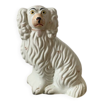 Figurine chien faïence