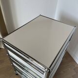 USM Haller wheeled caisson in Pure White