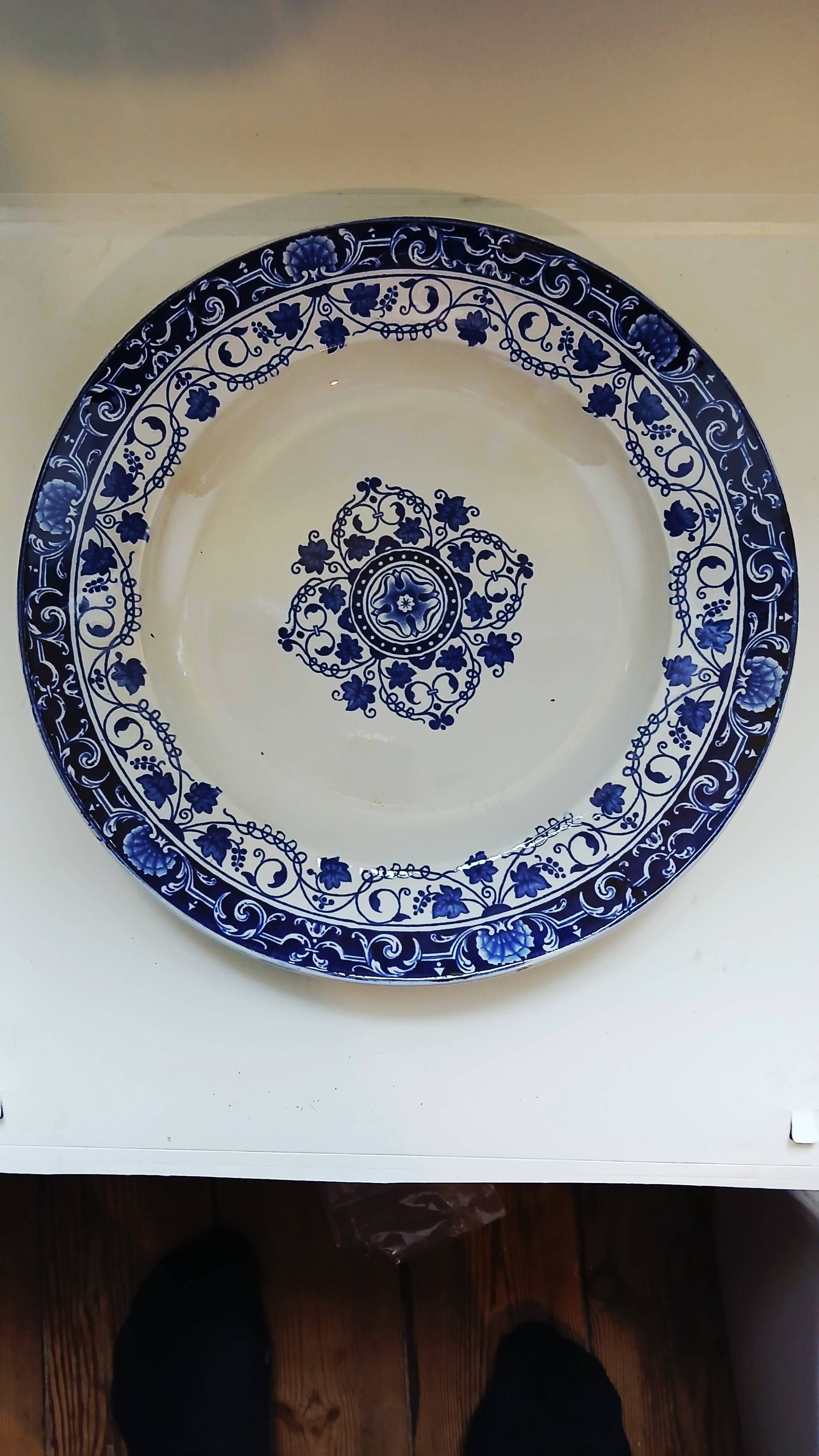 Large dish jules vieillard & cie model "louis xv" 31 cm