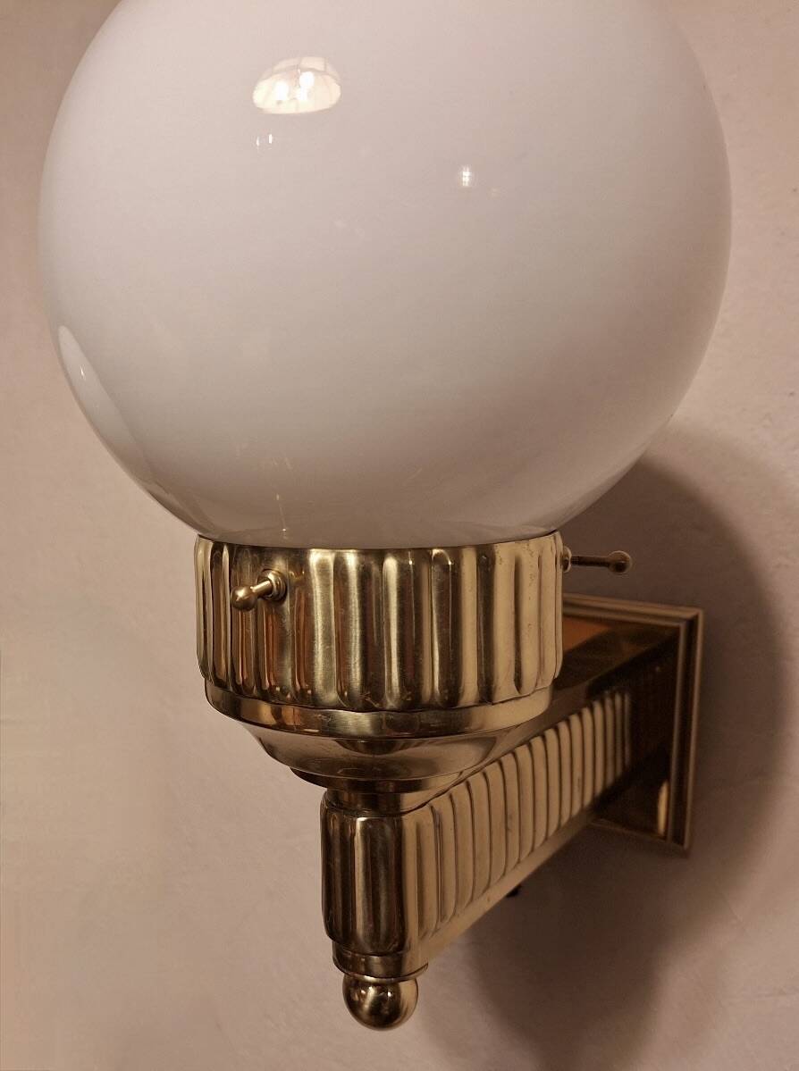 Applique en laiton et en verre Astoria par Josef Hoffmann