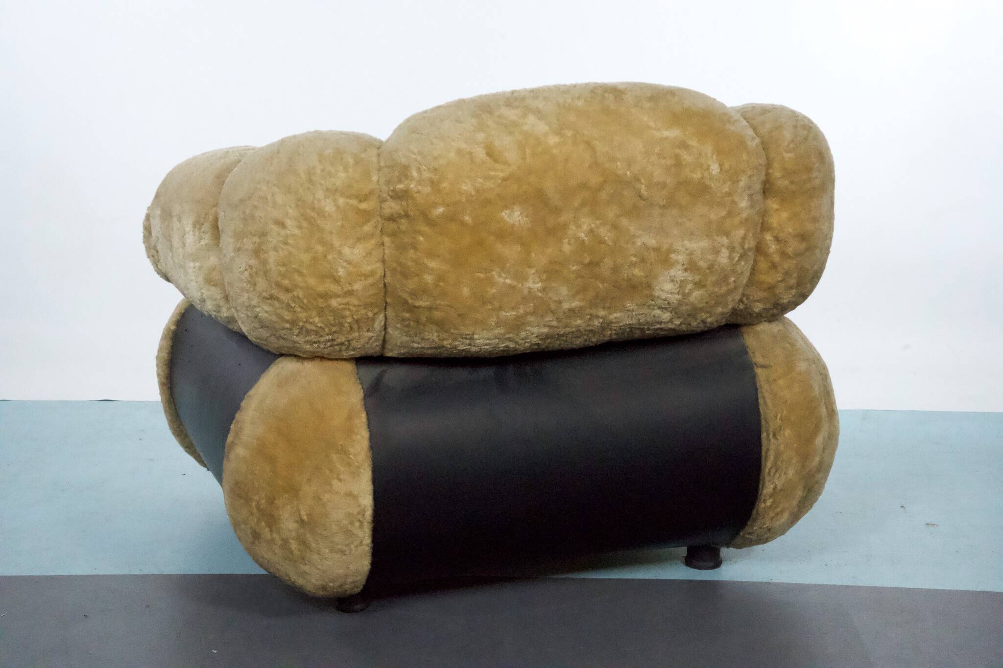 Space Age Single Armchair by Adriano Piazzesi, Cream Teddy Bear & Leather