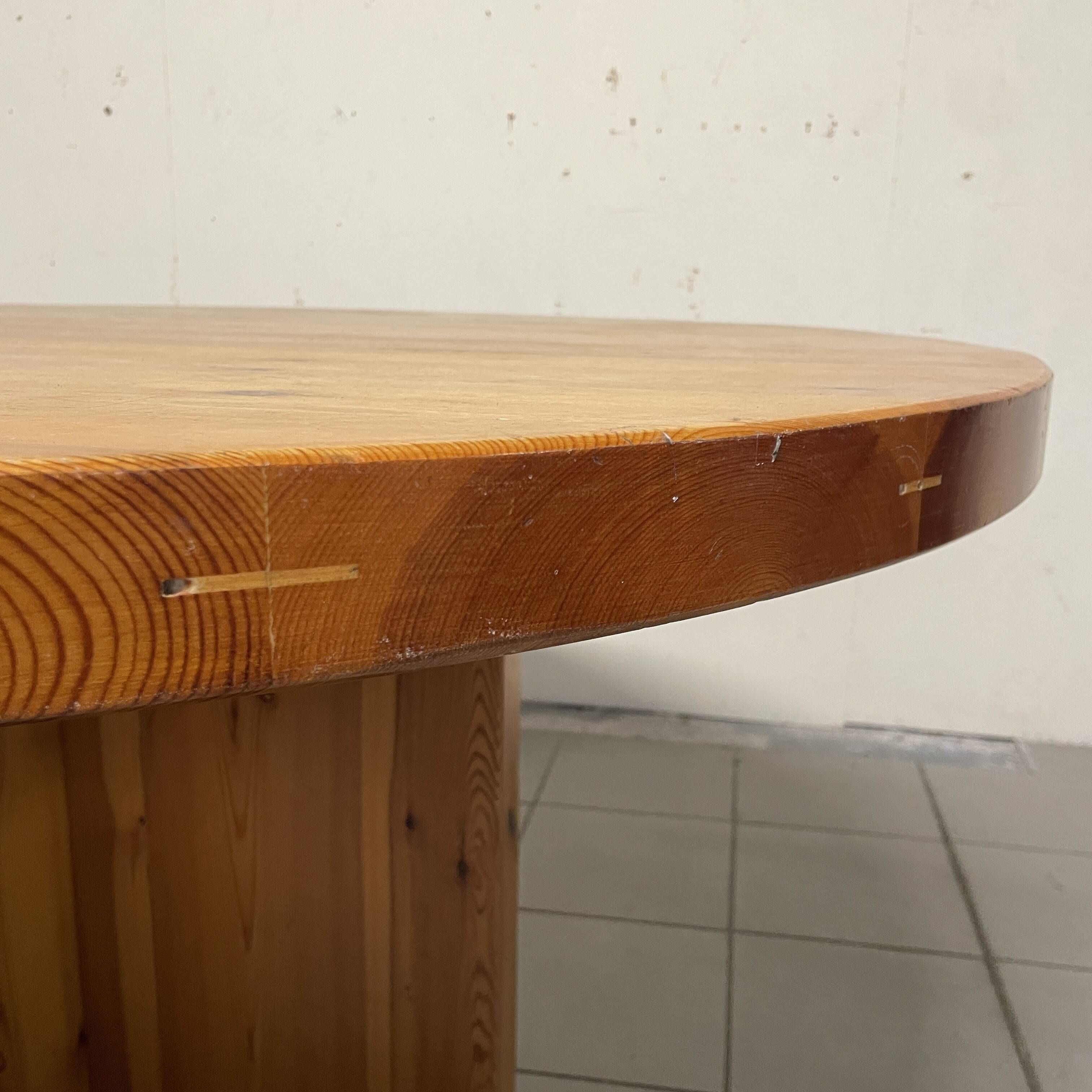 1970s round dining table in larch