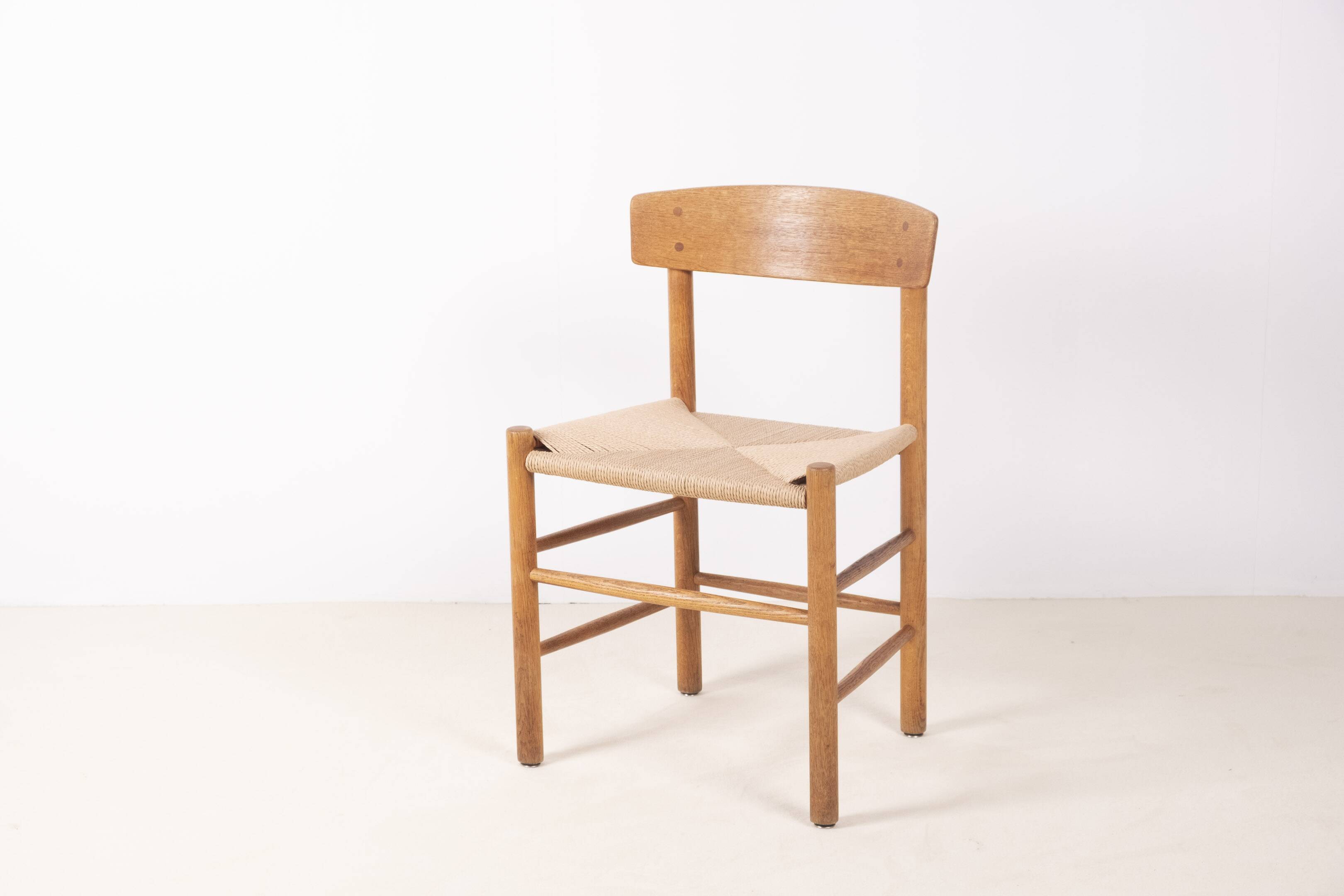 Børge Mogensen J39 People's Chair in Oak, 1950s Denmark