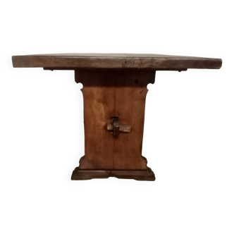 Table de Monastère