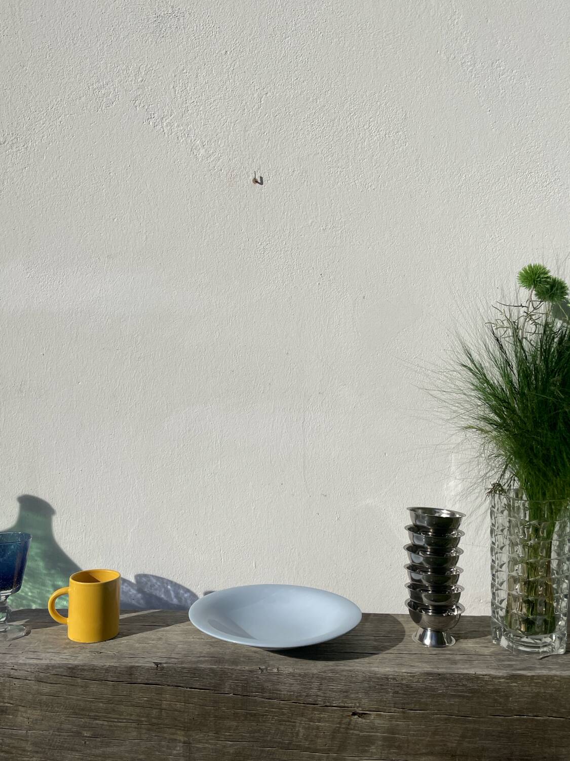 Round dish, sky blue ceramic wolf mill