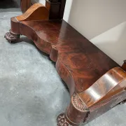 Console restored in flamed mahogany, Sainte-Anne marble, claw feet.