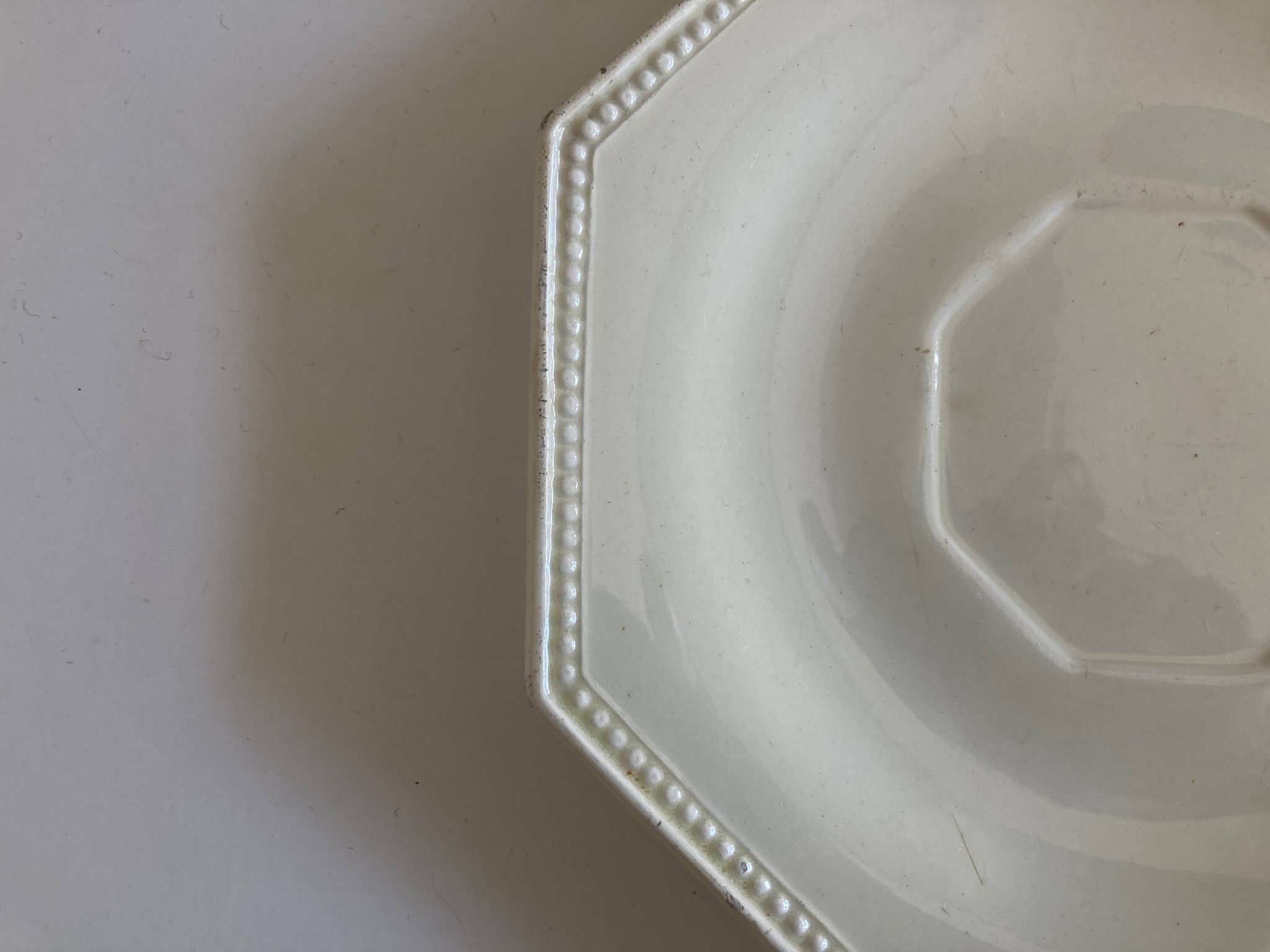 Set de 4 assiettes octogonales perles Creil & Montereau 19e
