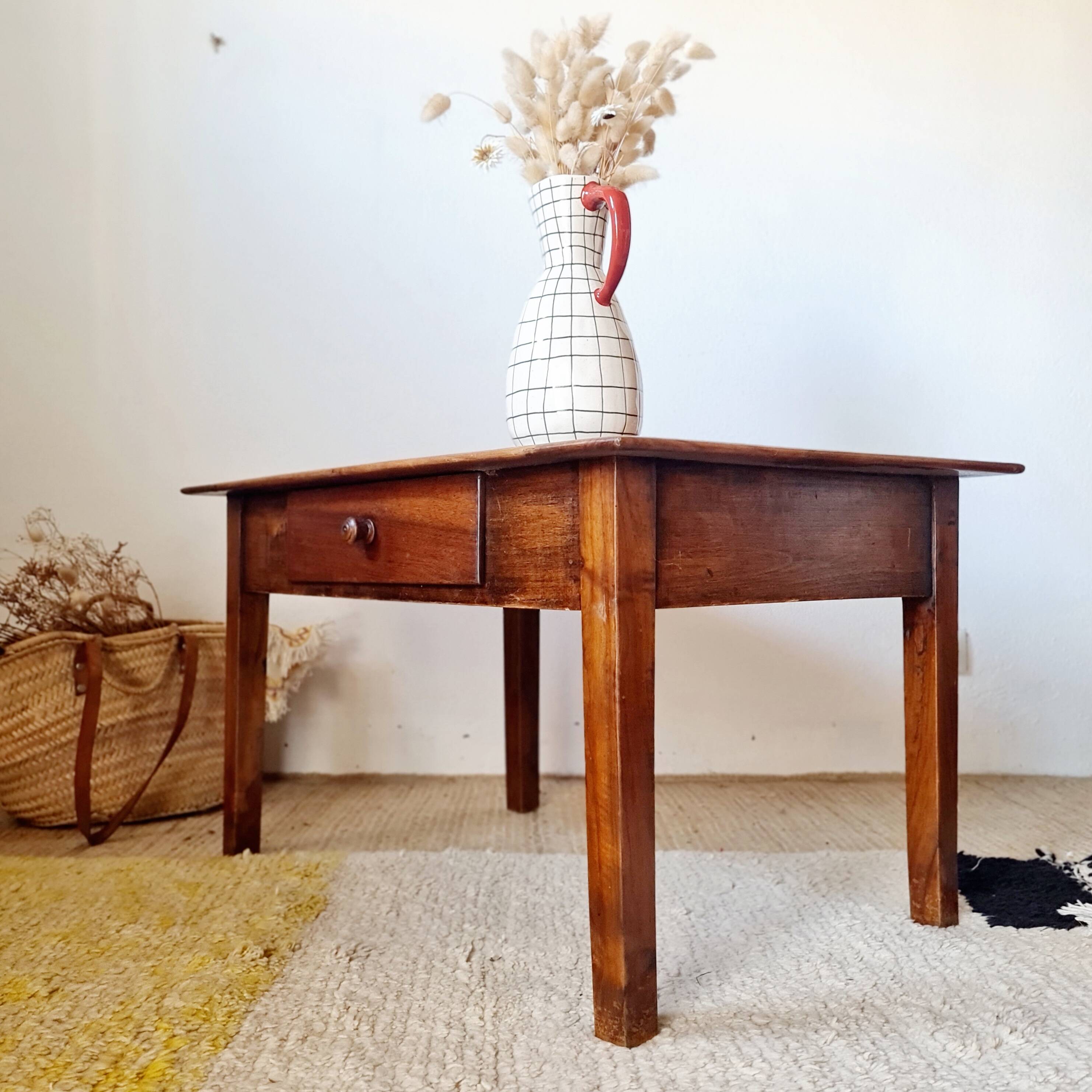 Old farmhouse coffee table in walnut with drawer - L82cm