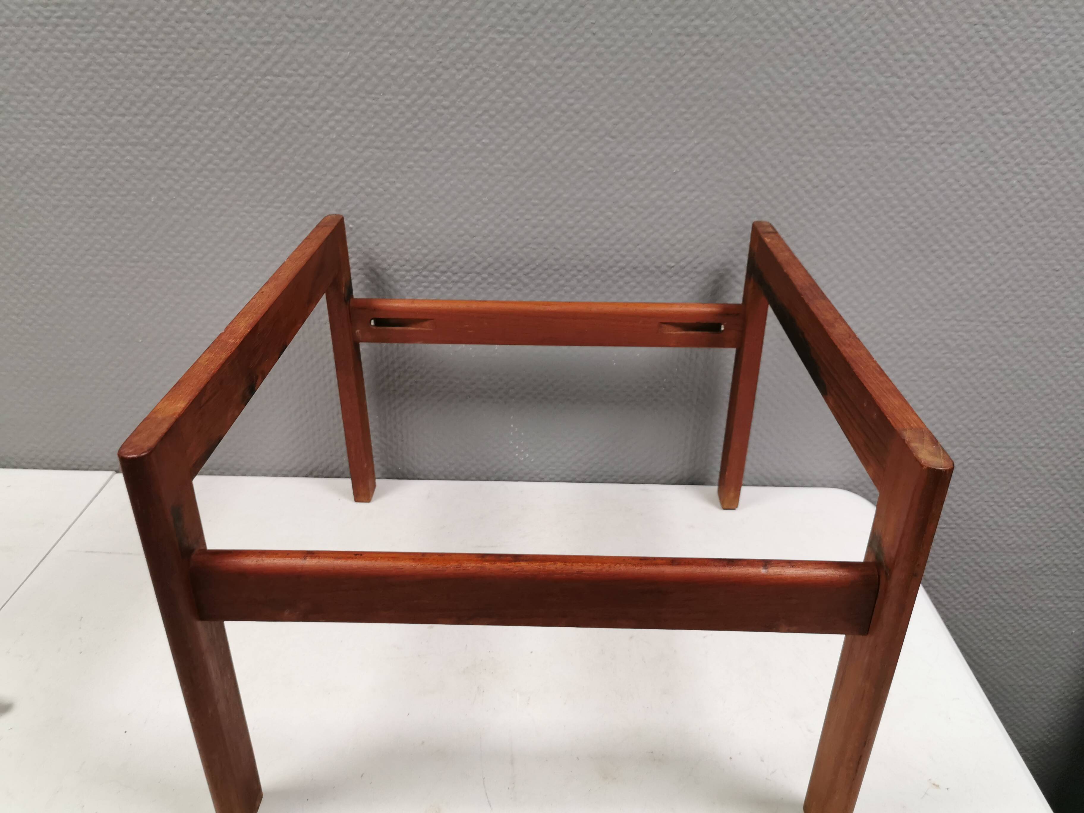 Danish-designed plant box in teak wood 1960s. With a recessed box (insert).