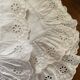 Paire taies d oreiller broderie anglaise.