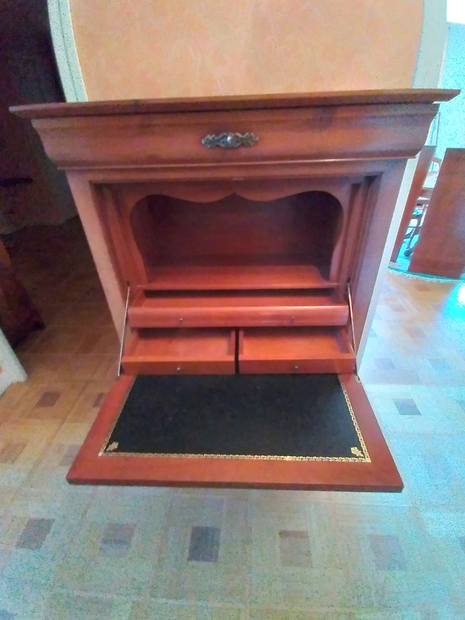 Writing desk in solid wood