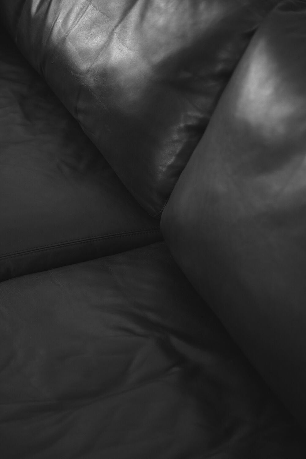 Black leather modern Conseta sofa by Friedrich Wilhelm Möller for COR