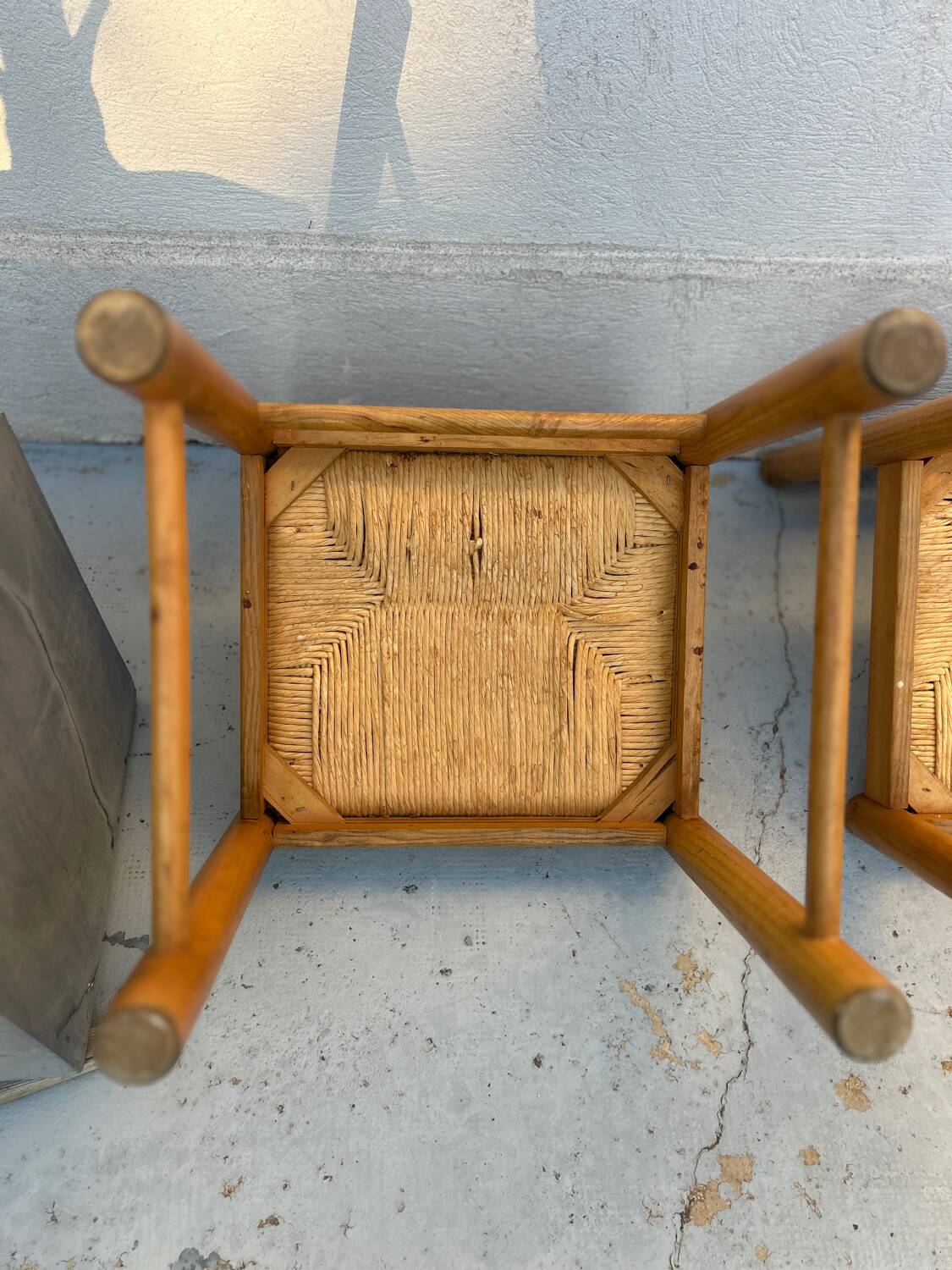 4 vintage chairs made of solid wood and woven straw